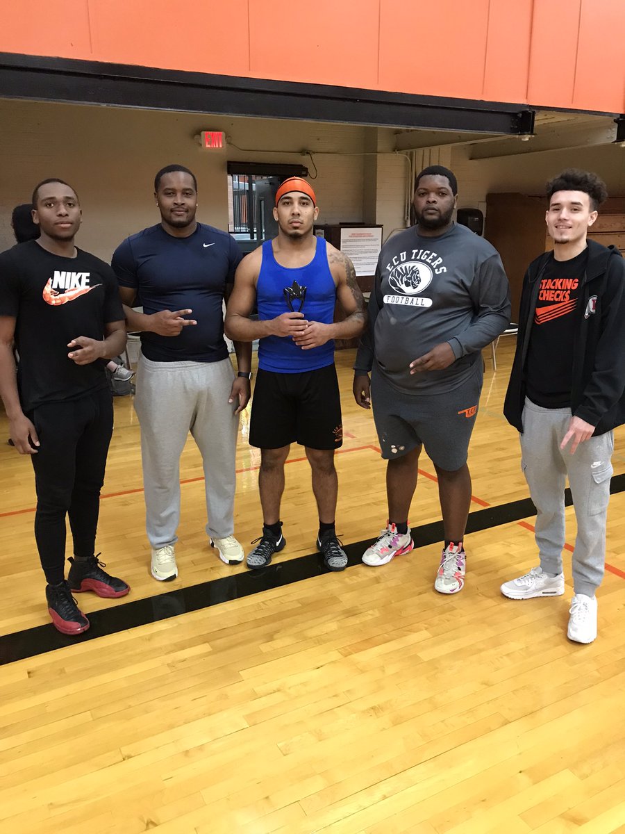 ECUABS1's tweet photo. Congratulations to the top 3 placers of the 1st Annual Martin Luther King Jr 3v3 Basketball Tournament 🏆

🥇Top 2 not 2 @JayQuanLincoln1 
🥈NBK @droush2000 
🥉Kids Next Door https://t.co/bt1ub6US3t