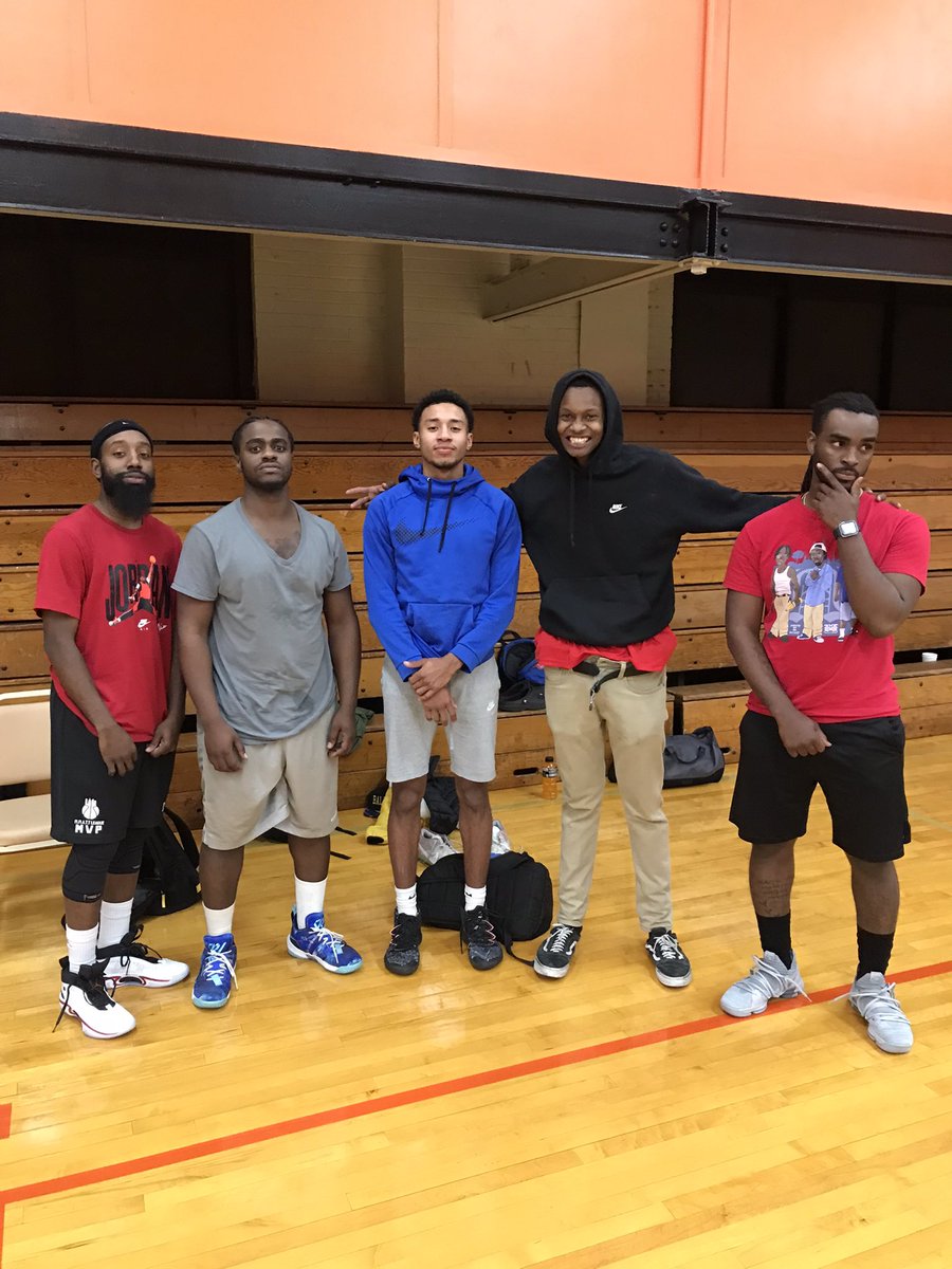 ECUABS1's tweet photo. Congratulations to the top 3 placers of the 1st Annual Martin Luther King Jr 3v3 Basketball Tournament 🏆

🥇Top 2 not 2 @JayQuanLincoln1 
🥈NBK @droush2000 
🥉Kids Next Door https://t.co/bt1ub6US3t