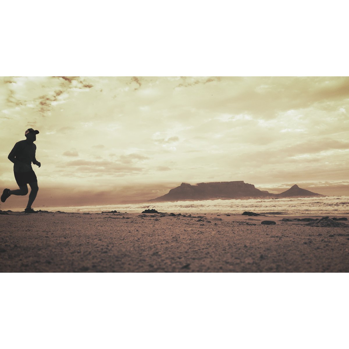 single-track tweet media