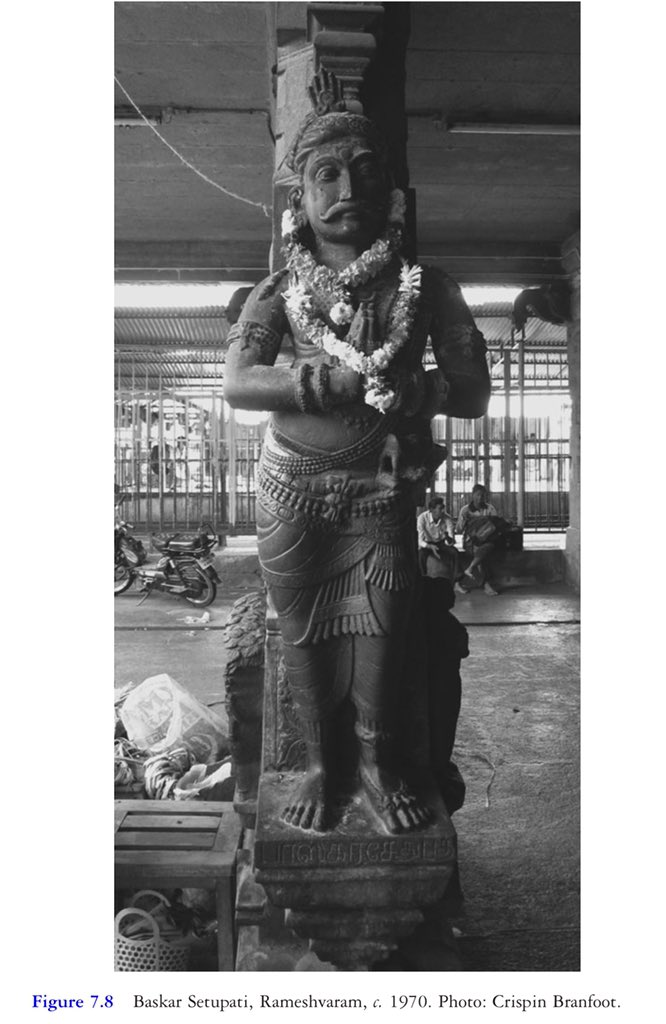 TeamMHCRF's tweet photo. Raja Baskara Sethupathi statue in Rameshwaram.
ராமேஸ்வர கோவிலில் உள்ள ராஜா பாஸ்கர சேதுபதியின் சிலை.
रामेश्वरम में राजा भास्कर सेतुपति की मूर्ति।Special thanks to Crispin Branfoot &amp; IBtauris publishing house. #TheHereditaryGuardianOfRamSetu 
#RamnadKingdim #TheGreaterMaravaDynasty https://t.co/Z5FZHxOg0R