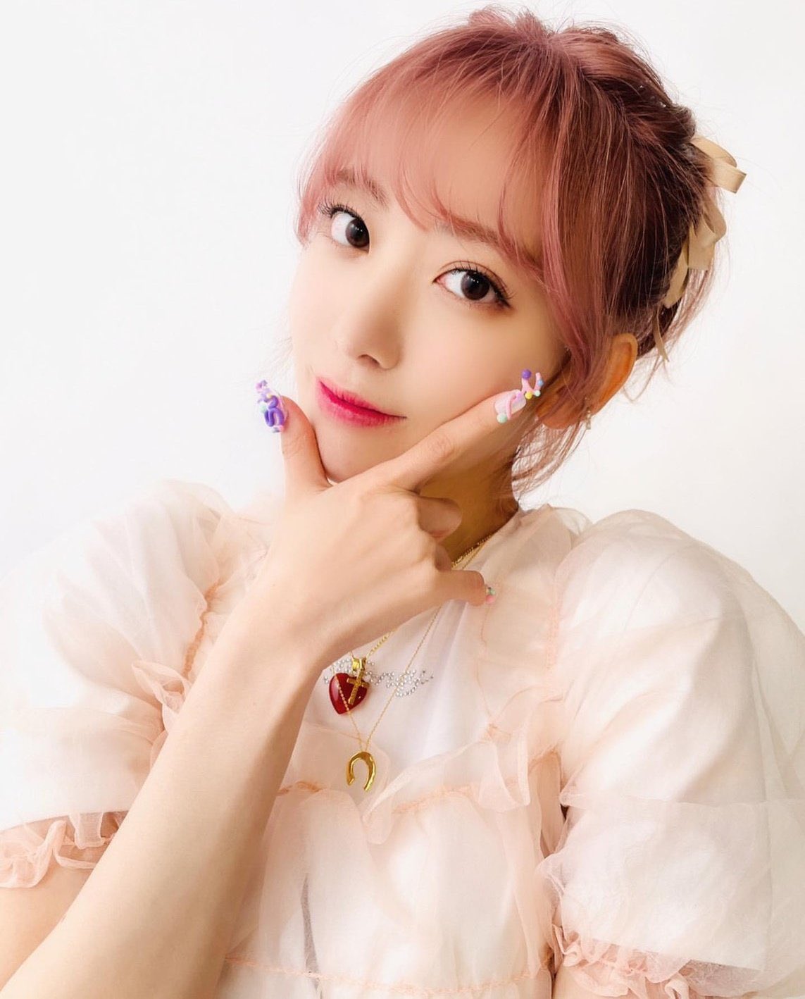 現LE SSERAFIMのSAKURAで宮脇咲良さんいろいろな物 現LE SSERAFIMのSAKURAで宮脇咲良さんいろいろな物