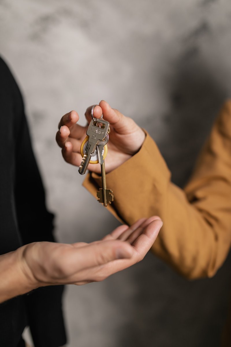 reStartKCMO's tweet photo. The lack of access to affordable housing is a major factor contributing to homelessness. 

Learn more about how you can advocate for those experiencing homelessness and help during their transition. https://t.co/eht6hDytU2 #affordablehousing #housingsupport https://t.co/jt00rDr7rd