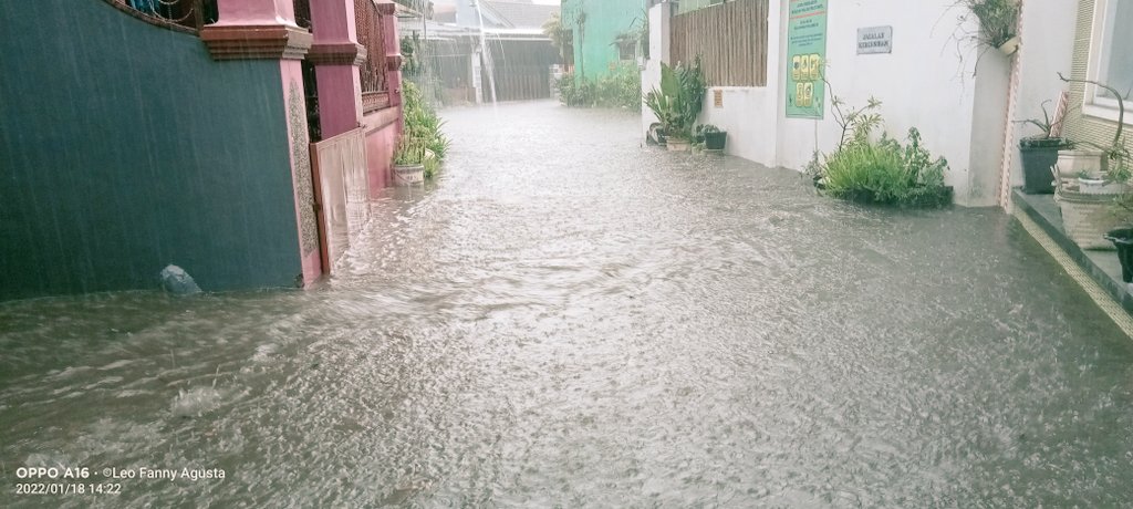 Banjire gede segede cocote wong karepe dengklek..!!!!