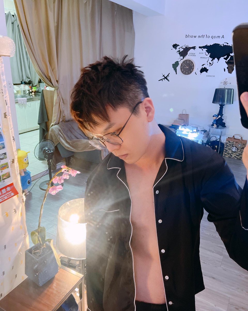 大家敲碗的 短頭髮來了