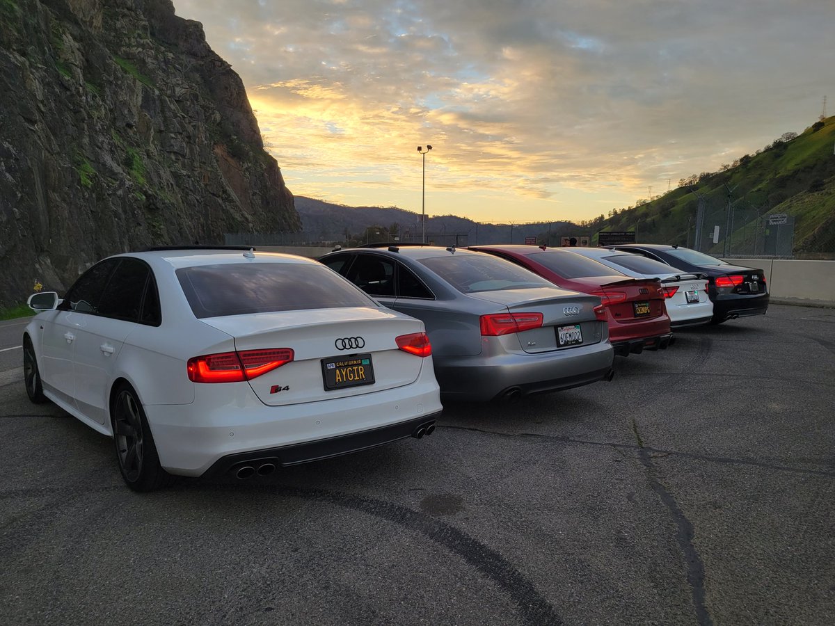 sfolau_'s tweet photo. first time doing a little car meet and made some new friends 😎 https://t.co/X75duwo3ZS