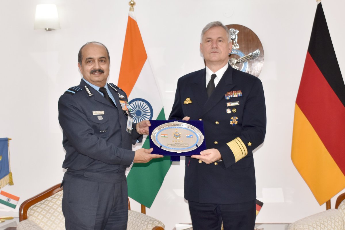 Vice Admiral Kay-Achim Schönbach, Chief of German Navy called on Air Chief Marshal VR Chaudhari #CAS at Air HQ yesterday. Issues of mutual interest &amp; avenues to enhance bilateral defence cooperation were discussed during the meeting.
