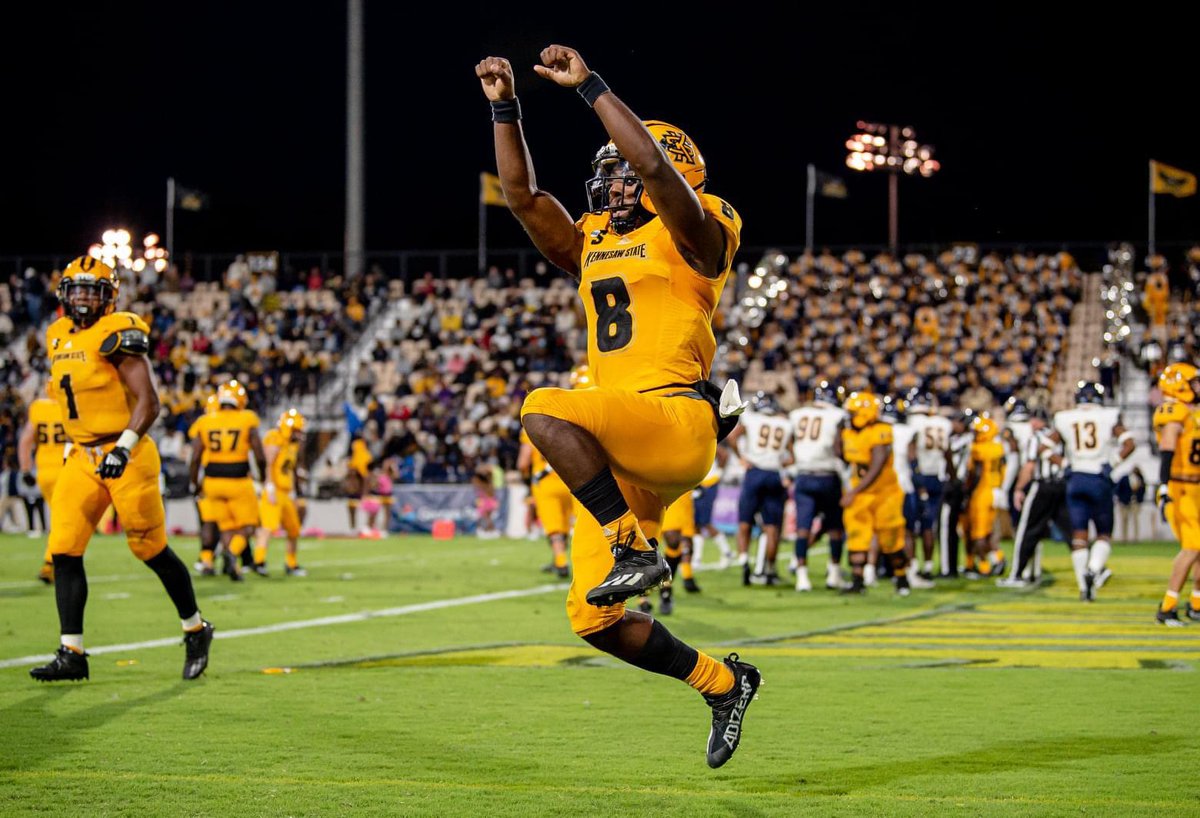 The 1st college coach to stop by Temple 4 <a href="/CNix86/">Coach Nix</a> is the newly hired defensive ends coach <a href="/kennesawstfb/">Kennesaw State Football</a>. Thank u <a href="/KynjeeCotton/">Coach Kynjee’ Cotton</a> 4 stopping by 2 recruit our Tigers. We look forward 2 u recruiting our area &amp; can’t wait 4 u 2 sign some Tigers in the future. #RecruitATiger #TigerPride