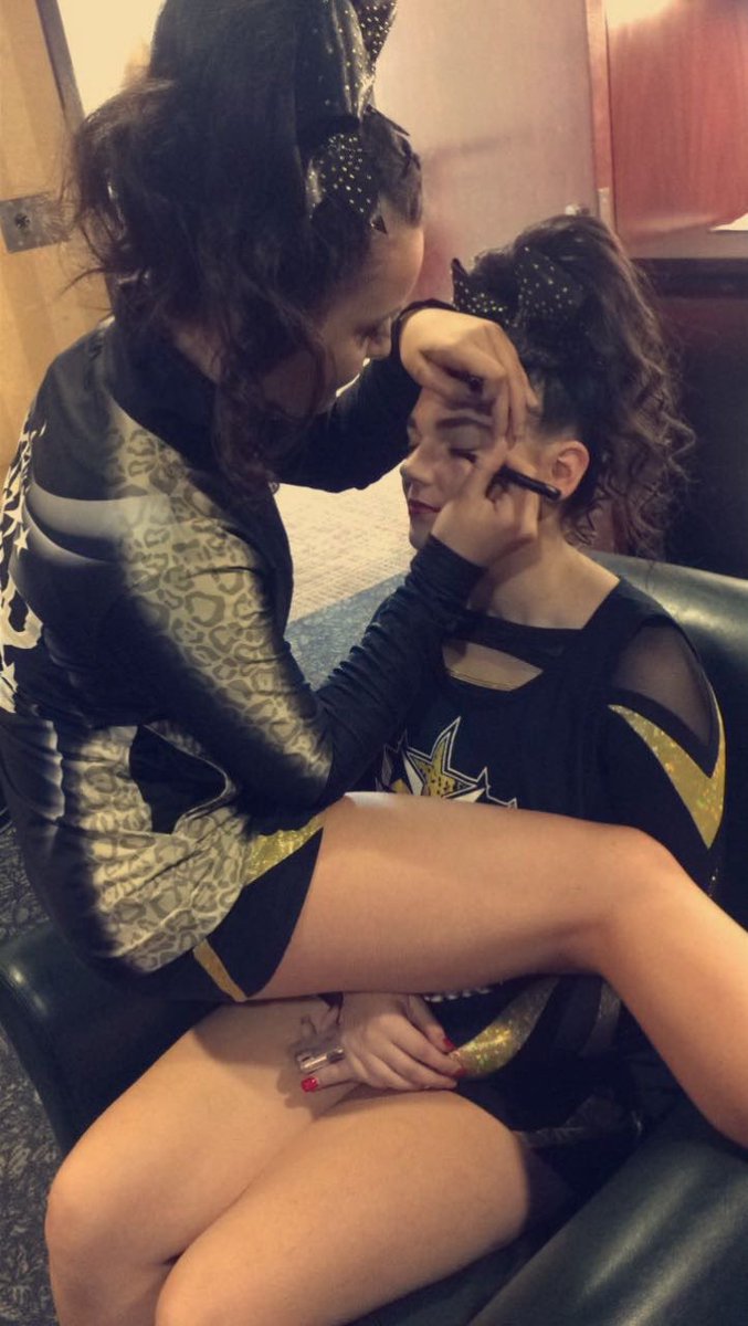 tglcontop's tweet photo. 4 years ago today why was I sitting on her but anyways I miss cheer so much okau bye https://t.co/rTAf3Olwhr