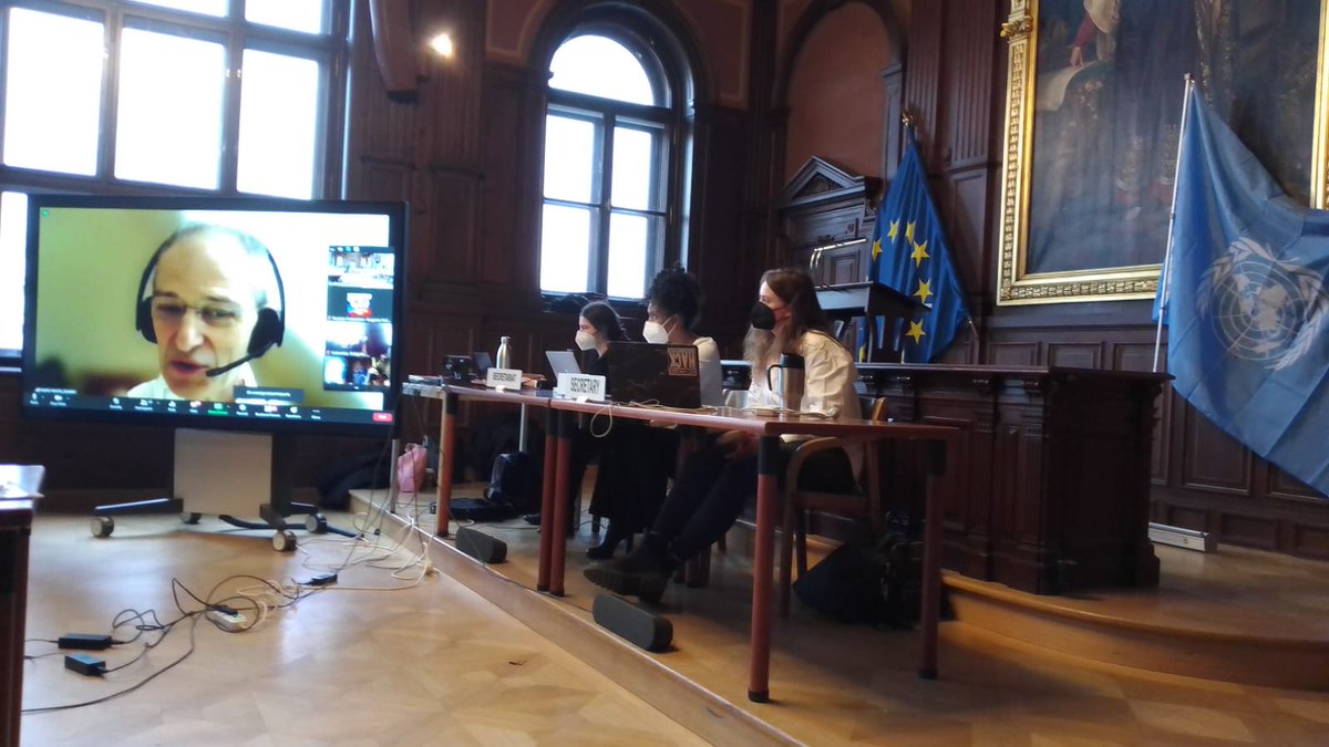 UN_Vienna's tweet photo. UNIS Vienna Director Martin Nesirky addressed students participating in the hybrid Model UN Conference ”Beyond Glasgow: Vienna Agreement on Climate Change 2022", organized by @univienna @BOKUvienna, thanking them for their efforts on advancing #ClimateAction! #negot2022 https://t.co/zXPv5sTie7