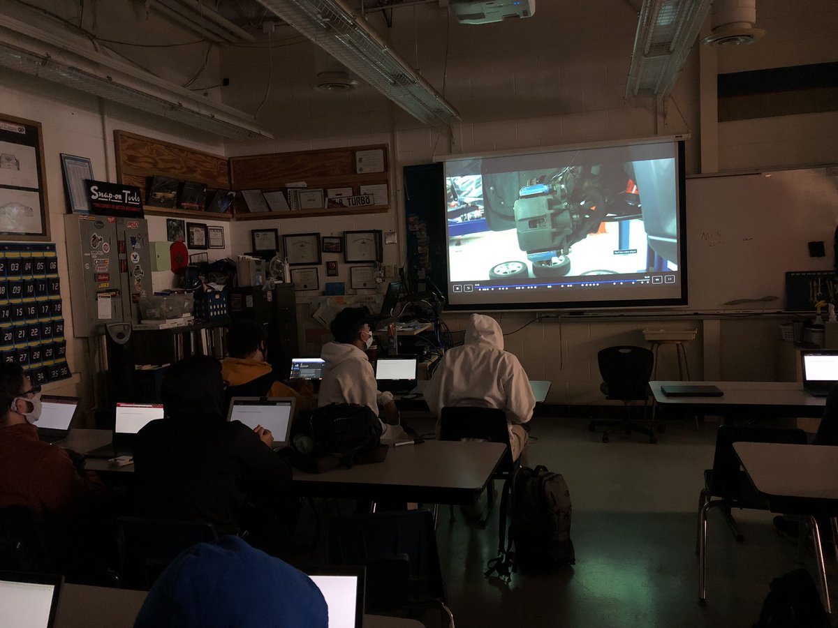 Disc brake demo using self made videos and <a href="/edpuzzle/">Edpuzzle</a> live. 100% engagement and students are ready to perform the lab next week! #207Now #207Gearheads