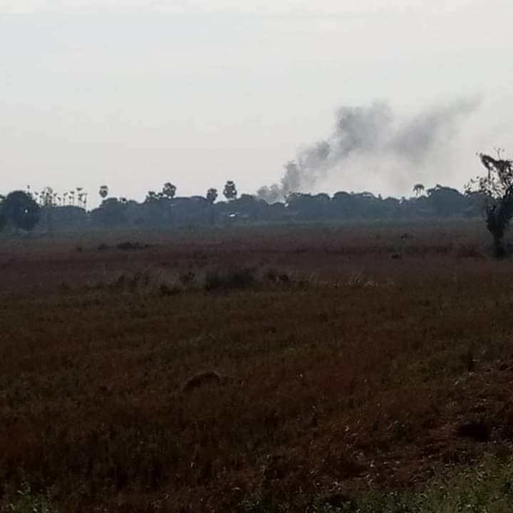 spring21MM's tweet photo. Military Terrorist Troops Raided &amp; Opened Fire in #Ywarmeikta village, #Ye_U Township, Sagaing Region at around 9 am on Jan 21 and were Torching in the village—Forcing the many civilians from Ywarmeikta village &amp; nearby villages to flee.
#2022Jan21Coup  
#WhatsHappeningInMyanmar https://t.co/YrdnFCESoO