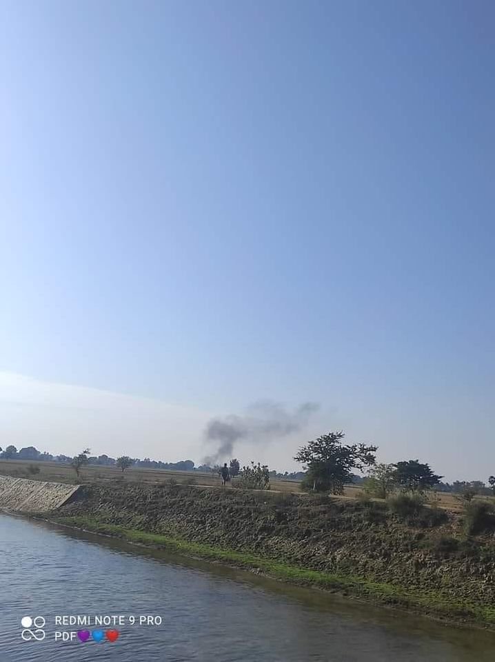 spring21MM's tweet photo. Military Terrorist Troops Raided &amp; Opened Fire in #Ywarmeikta village, #Ye_U Township, Sagaing Region at around 9 am on Jan 21 and were Torching in the village—Forcing the many civilians from Ywarmeikta village &amp; nearby villages to flee.
#2022Jan21Coup  
#WhatsHappeningInMyanmar https://t.co/YrdnFCESoO