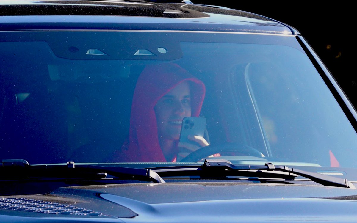 Kanishk26172187's tweet photo. Look at him smiling that's what I needed to see🥺 https://t.co/IJL9OdkUP7