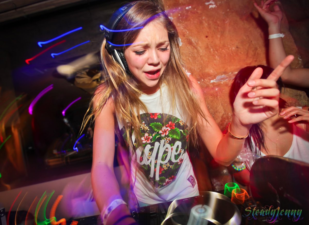 SteadyJenny's tweet photo. Aiight we’re continuing the #Throwback theme of #livemusic with a lil @reidspeed of @playmerecords + @jessieslife action during a bad ass #DubStep show our friends put on in #Hollywood.

Miss these days so hard.
🔥 
#ReidSpeed
#JessieAndrews 
#tbt #SteadyJenny https://t.co/0D3c11eLgP