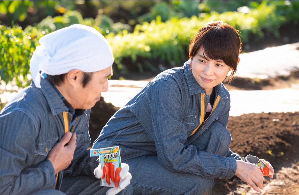 oricon's tweet photo. 【📺今夜22:00】
ドラマ『妻、小学生になる。��スタート❗

突然の別れから10年。元愛妻家の男と、妻(外見は小学生)、そして大人になりきれない娘の家族再生物語💕
https://t.co/dyS9OHc1Jc

👨‍👩‍👧 キャスト
#堤真一 #石田ゆり子 #蒔田彩珠 #毎田暖乃 #吉田羊

#つましょー #妻小学生になる @tsumasho_TBS https://t.co/g3WvUPOxLp