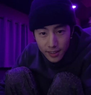 justamulti's tweet photo. THE FACT THAT I WILL ALWAYS RUN BACK TO THIS ACCOUNT FOR MARK TUAN AND MARK TUAN ONLY https://t.co/Xjm4RiVnQv