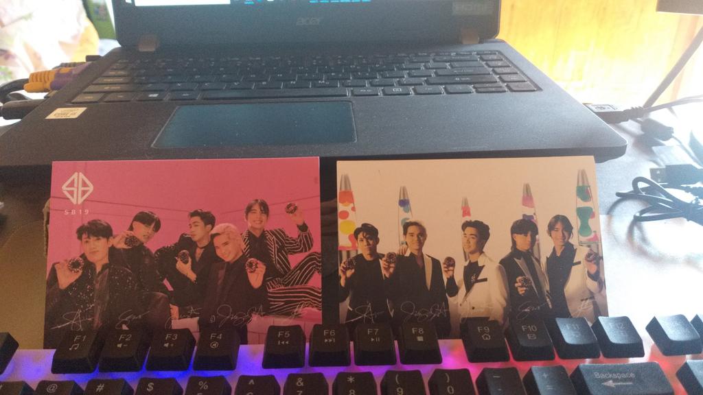 GraceA1013's tweet photo. Motivation while working 😍

@SB19Official 
#SB19 
#SB19TopsBillboardHTS 

Listen to #Bazinga_SB19 https://t.co/CktNe1ndXe