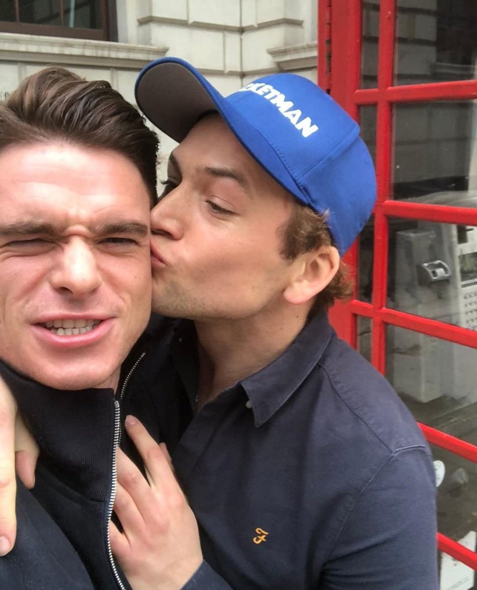 Mnxeu's tweet photo. It's missing Richard Madden & Taron Egerton hours, but to be honest that's every hour of every day. ๐ #RichardMadden #TaronEgerton #Rocketman #Madderton https://t.co/sDsLlhluUb