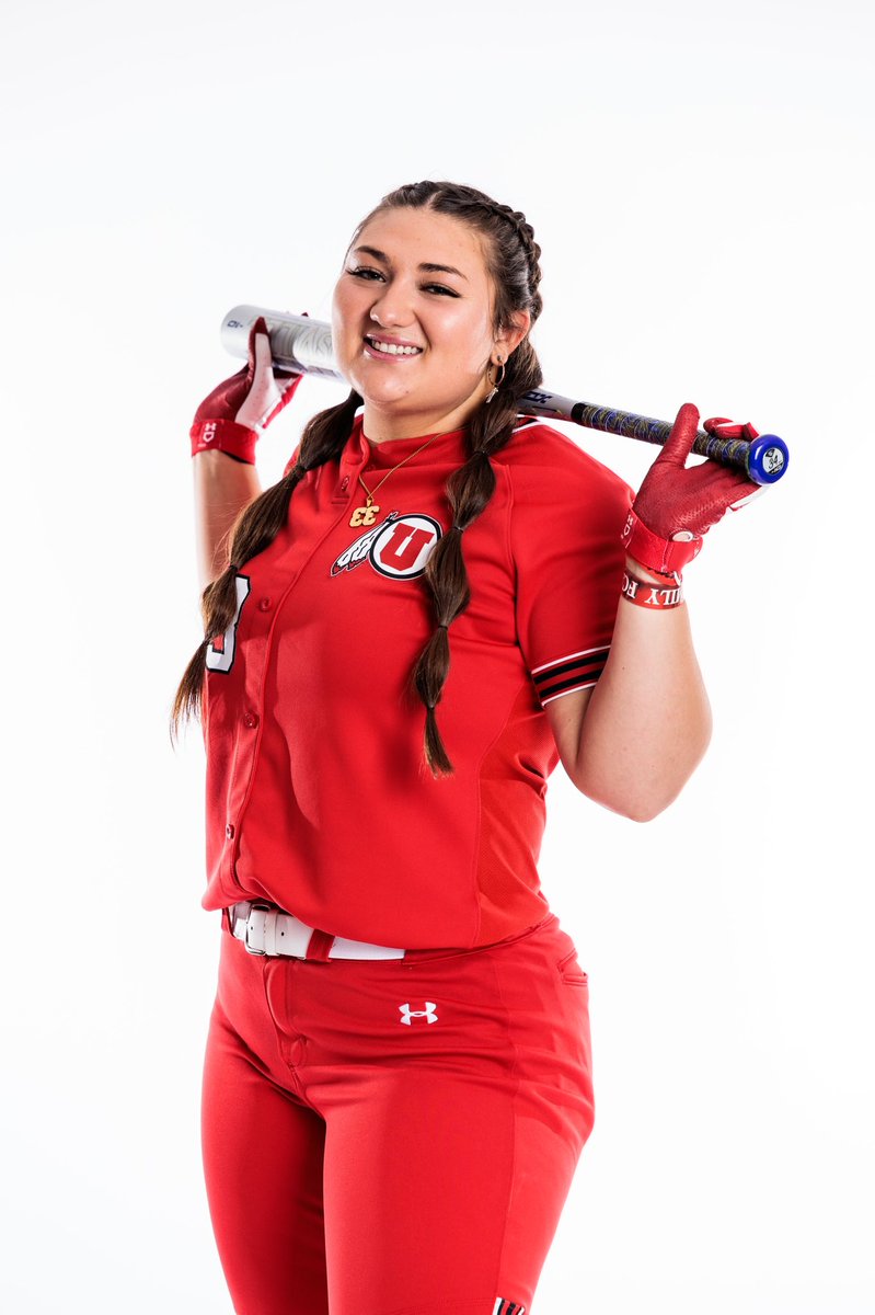 EliciaEspinosa's tweet photo. Some pics from the greatest time of the year🤩📸 (softball szn) https://t.co/D51kaaaxEL