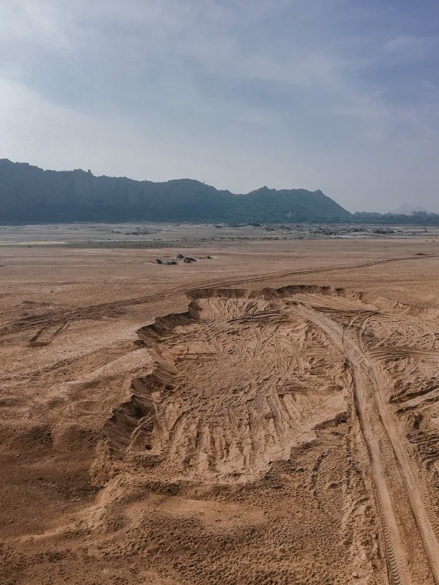 cameravalebaba's tweet photo. Love this wide landscape view ❤️😍

#cameravalebaba #gauravsharma

#landscape #mountains #view #nature #photography #beautiful #NaturePhotography #PhotoOfTheDay https://t.co/n5wJ8J8vHZ