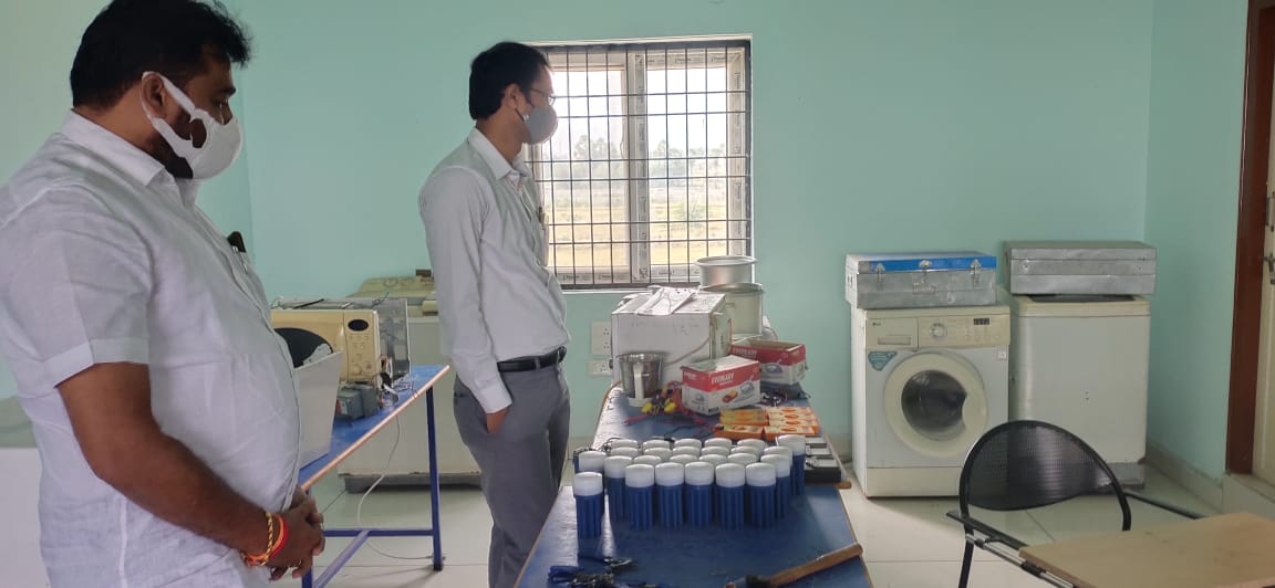 SEEDAP_AP's tweet photo. Glimpses of Hon'ble Chairman, @SEEDAP_AP Sri. Sadi Syamprasad Reddy's visit to DDUGKY training centres in Guntur district. #AndhraPradesh #skills #RuralEmpowerment #Jobs 
@ysjagan @MekapatiGoutham @MoRD_GOI @DDUGKYMoRD @PIB_MoRD @NIRDPR_DDUGKY @DAY_NRLM https://t.co/F1QWcL28u7