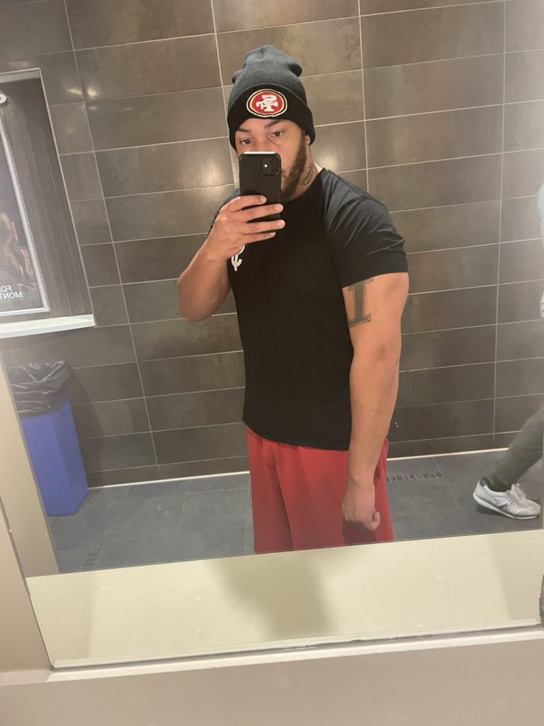 Mr_Brown26's tweet photo. Give me a couple months…back arm work 💪🏼. #gymflow #backarms #FTTB https://t.co/MEEClr7DD6