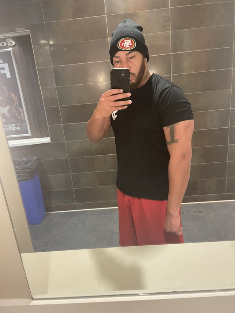 Mr_Brown26's tweet photo. Give me a couple months…back arm work 💪🏼. #gymflow #backarms #FTTB https://t.co/MEEClr7DD6