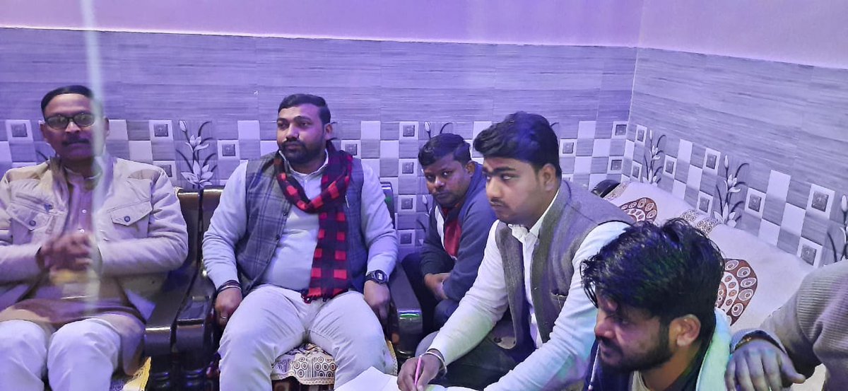 Akashgautam_bjp's tweet photo. #जाटव_समाज_जनसंपर्क
#जय_भाजपा_तय_भाजपा
 दिनांक 20 जनवरी 2022 को लोनी विधानसभा बलराम नगर मण्डल सदुल्लाबद गांव में #जाटव_समाज में जनसंपर्क किया।
@Akashgautam_bjp @nkgurjar4bjp @BJP4UP @BJP4WestUP @BJP4Loni @jilla_bjpgzb @sunilbansalbjp @swatantrabjp @RSSorg @ArunSinghbjp https://t.co/w8gsJiDugH