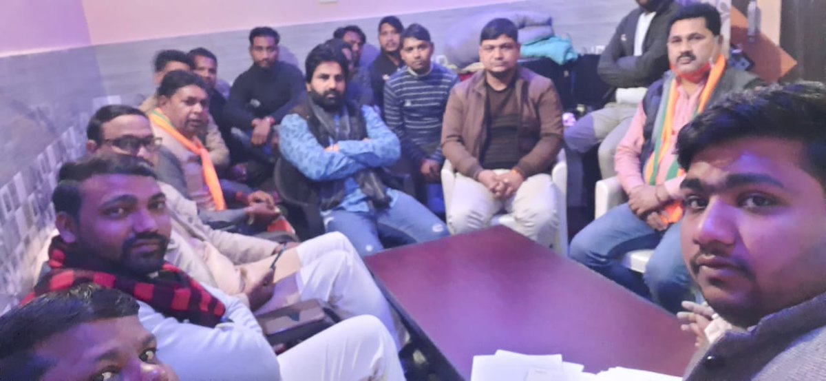 Akashgautam_bjp's tweet photo. #जाटव_समाज_जनसंपर्क
#जय_भाजपा_तय_भाजपा
 दिनांक 20 जनवरी 2022 को लोनी विधानसभा बलराम नगर मण्डल सदुल्लाबद गांव में #जाटव_समाज में जनसंपर्क किया।
@Akashgautam_bjp @nkgurjar4bjp @BJP4UP @BJP4WestUP @BJP4Loni @jilla_bjpgzb @sunilbansalbjp @swatantrabjp @RSSorg @ArunSinghbjp https://t.co/w8gsJiDugH
