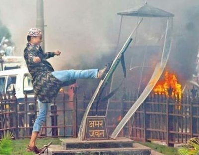 varadadya's tweet photo. अमर जवान ज्योति  

Nobody batted a eyelid, when this Boy was let off with a Warning. https://t.co/TvbePxPmKW
