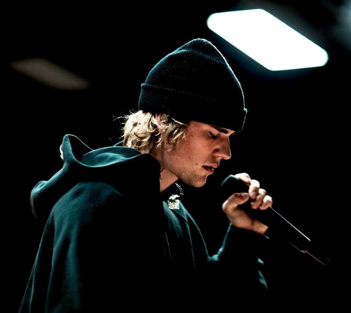 irenicbieber's tweet photo. one year ago today. https://t.co/s7YElxcspB