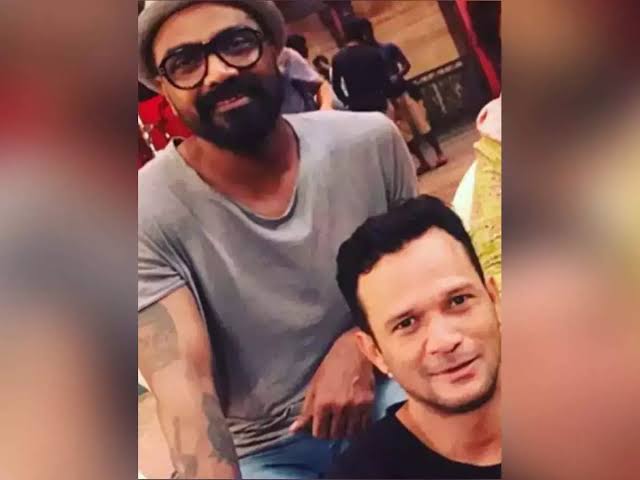 media8828's tweet photo. #RemoDSouza के Brother in law का हुआ निधन घर पर मिली Death Body! #LizelleDsouza
⬇️click to know more. 
https://t.co/EXJTAOxH7x https://t.co/7OV1Vsaqtz