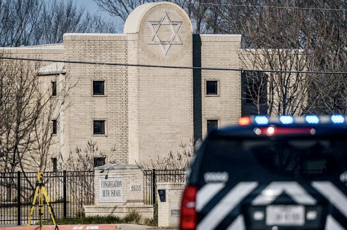 TheDailyMilap's tweet photo. #Texas Synagogue حملہ آور کو #پاکستان نے 2020 میں ریڈیکلائز کیا۔ https://t.co/74HmlCuEQt @MilapNN #texassynagogue #TexasAttack #Pakistan https://t.co/mSaZdFFpAj