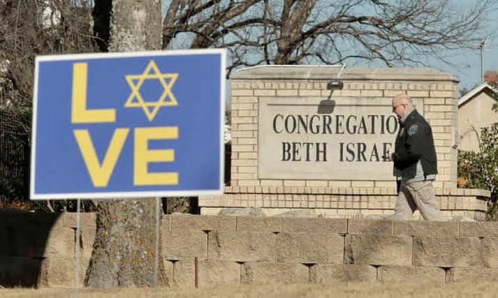 TheDailyMilap's tweet photo. #Texas Synagogue حملہ آور کو #پاکستان نے 2020 میں ریڈیکلائز کیا۔ https://t.co/74HmlCuEQt @MilapNN #texassynagogue #TexasAttack #Pakistan https://t.co/mSaZdFFpAj
