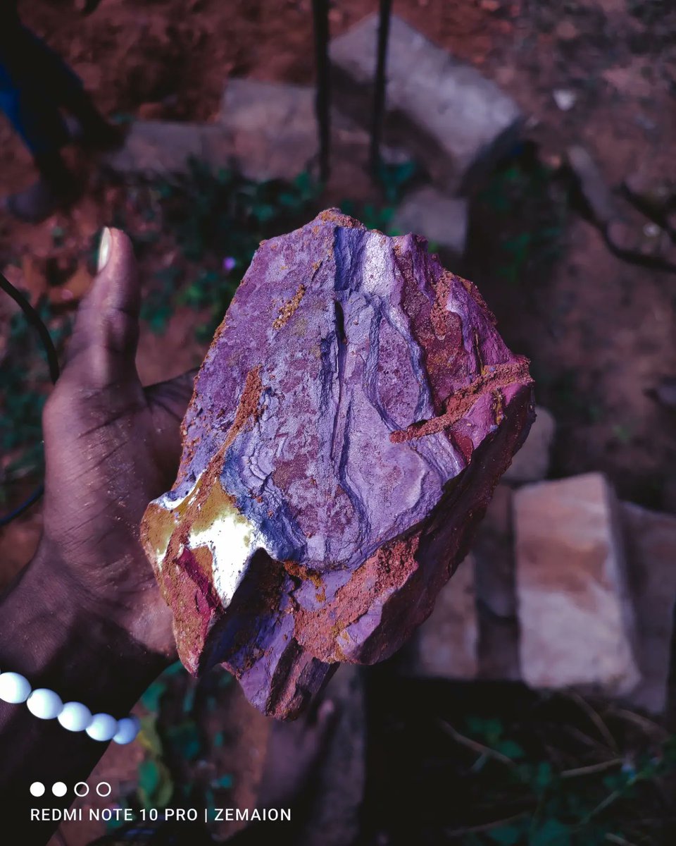 Colorado🏜️ or Mars🌠? It's actually just a rock in my hands (4th slide)

📸 @z_e_m_a_i_o_n
@Xiaomi
@XiaomiNigeria
#moodytoning #phonephotography #photographylovers #redminote10pro #redmi #desert #rocks