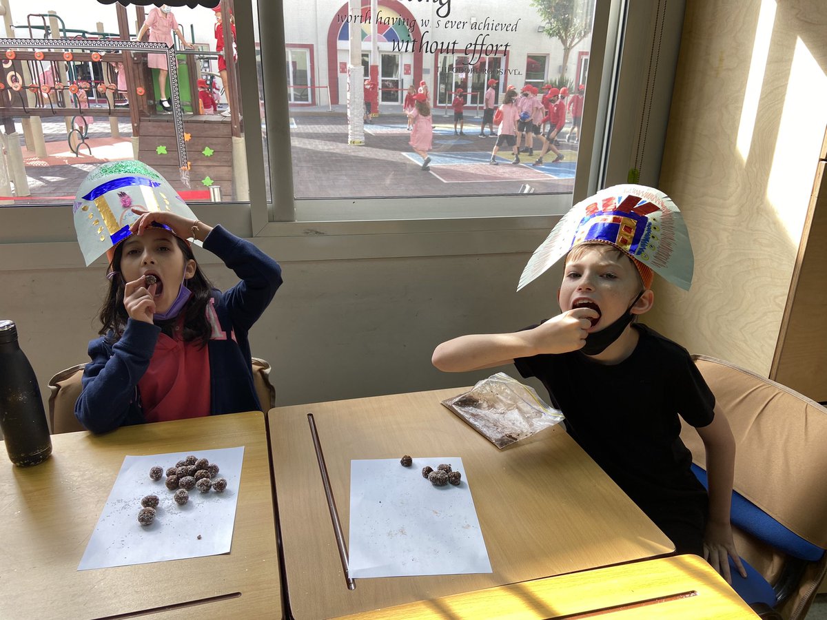 DESSyear5's tweet photo. Aztec truffle balls #yummy #aztecday https://t.co/gXEuhGcZ0R