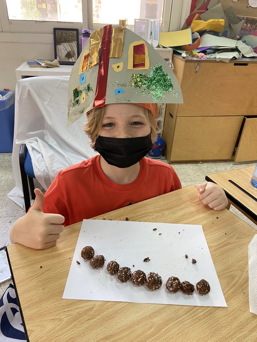 DESSyear5's tweet photo. Aztec truffle balls #yummy #aztecday https://t.co/gXEuhGcZ0R
