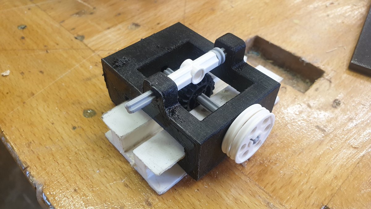 FutureD3signer's tweet photo. Modelling cogs/gears with 3D printer can be tricky, so here's  clever solution devised by one of our 6th form. Lego meets 3D printing! https://t.co/2jqExD8PxO