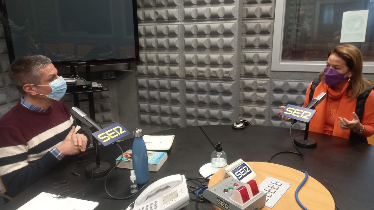 #HxHVigo

🎤 La periodista, <a href="/virucayebra/">Viruca Yebra</a> , nos habla este viernes de su novela  “La última condesa nazi”. No te pierdas la entrevista. Hoy por Hoy Vigo a partir de las 12:30

📻 cutt.ly/NTBktgP