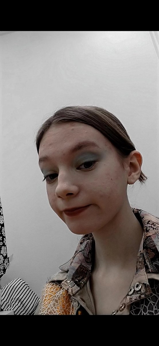 iizlataa's tweet photo. снова злата с показа и ежедневное напоминание, что я вас люблю!♡ https://t.co/jCOz8gjKNF