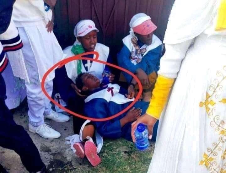 Eshete_Yitagese's tweet photo. Pp is a bunch of weak men disguised as tough n shooting down innocent children carrying cross.#AbiyAhmedAli #PP is bunch of cowards https://t.co/7JjgnWFfQf