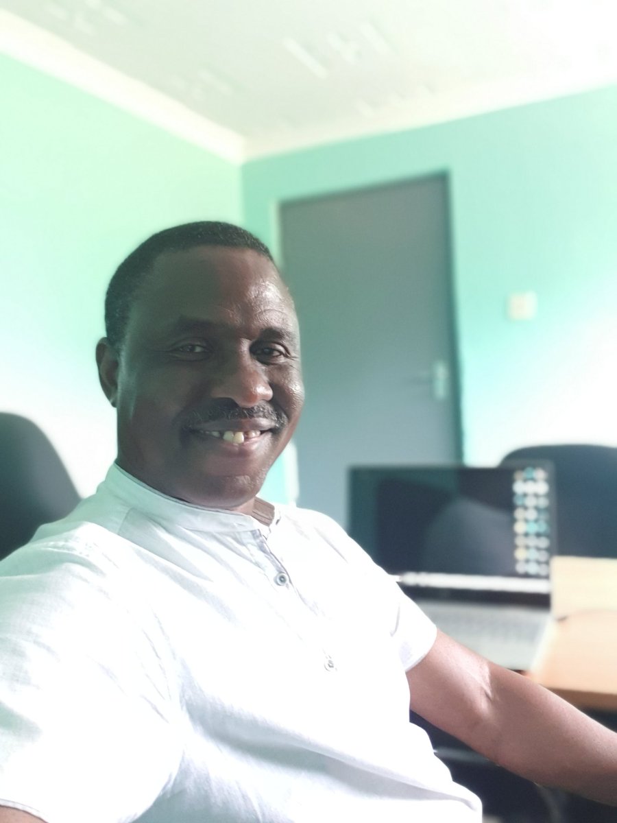 My first selfie 🤳 in my office as Managing Director and Lead Consultant at CNM Communications. Happy to be self-employed and a budding entrepreneur in the Communications industry.