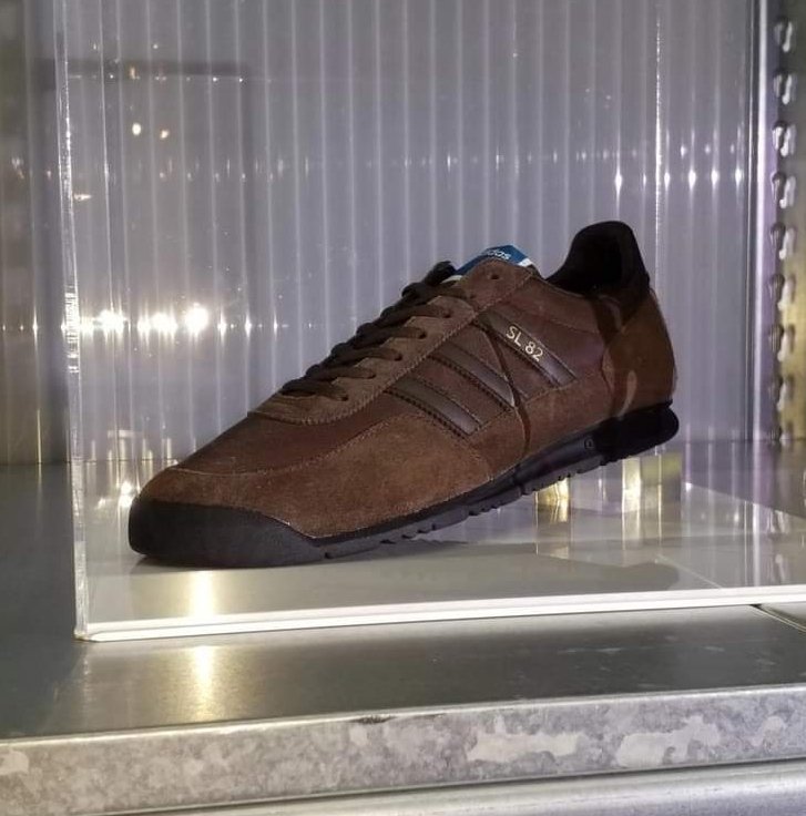 adiFamily_'s tweet photo. Upcoming

#adidas #SL82

@sizeofficial exclusive, by all accounts it seems the blue/gold will drop first, followed by the brown at a later date.

An unreleased sample/prototype finally getting a launch.

Thoughts folks?

All opinions welcome 🤗 

#adiFamily #3stripes2soles1love https://t.co/F3jQKBfgY5