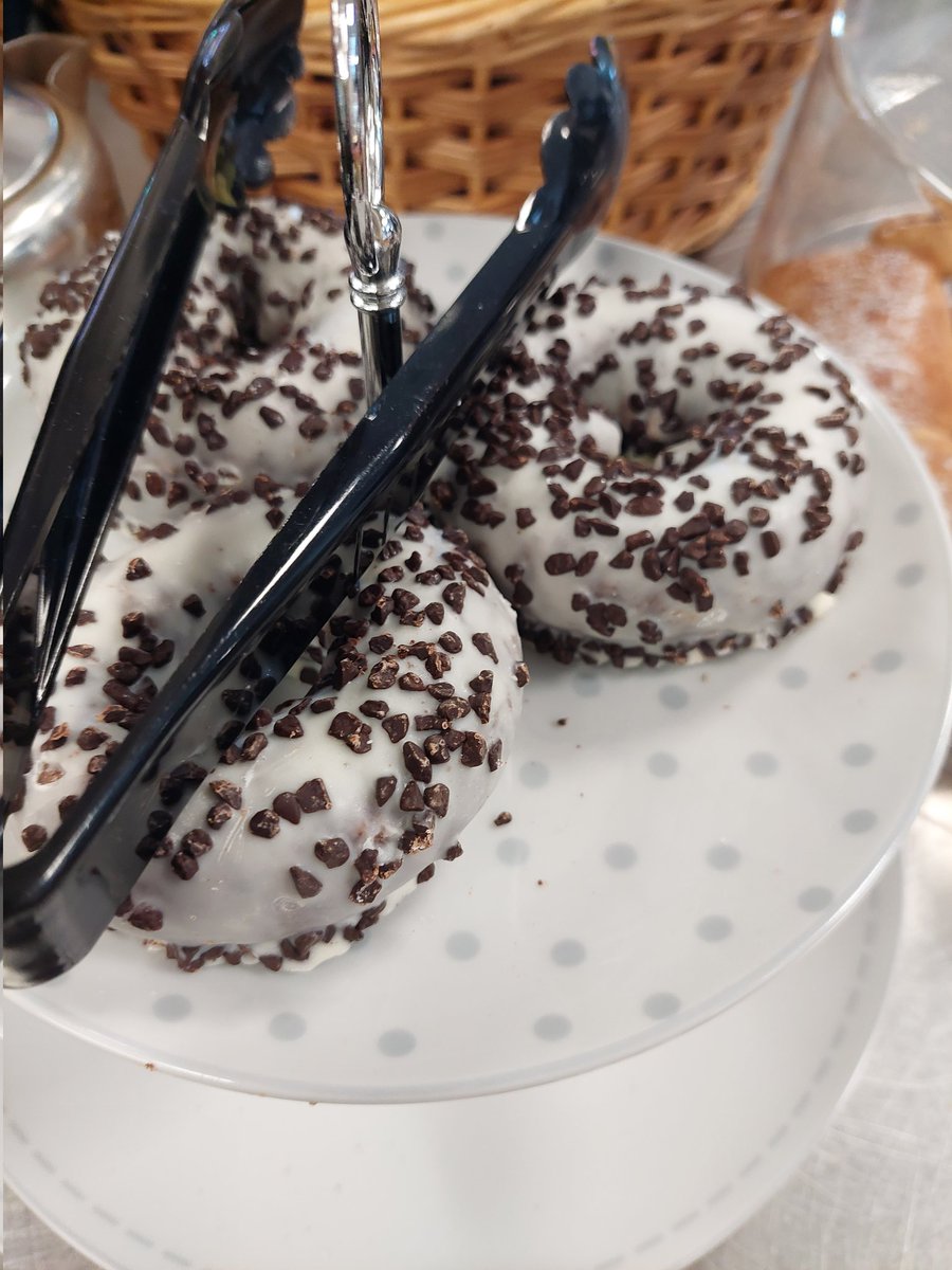 UoyEatShopDrink's tweet photo. Our Graduation Cafe is open today in the Exhibition Centre. We've got delicious treats, sandwiches, hot drinks and prosecco 🥂

@UniOfYork #UoYGraduation #UoYGrad https://t.co/J2qyvGCTqE