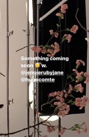 jennieisfree's tweet photo. Jennie been finishing a campaign and entering another one for three different brands get on her fcking level https://t.co/BHCUZWzAUQ