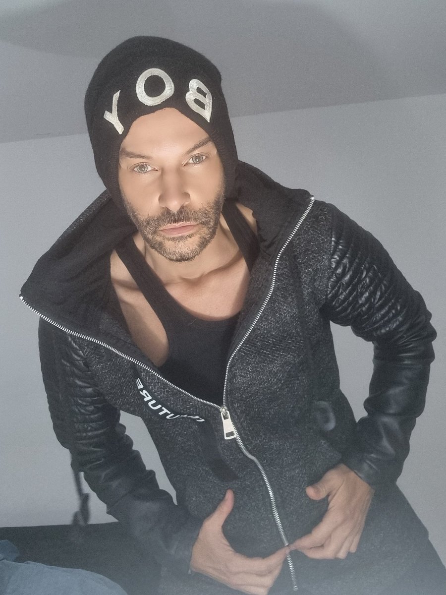 CardosoFrancis's tweet photo. Good morning  have  a blessed  day #malefashion #binnie #beardmen #Badboy #Loveyourself #nevergiveup #keepsafe #togewillgethrouthis https://t.co/8khF5TmsNB