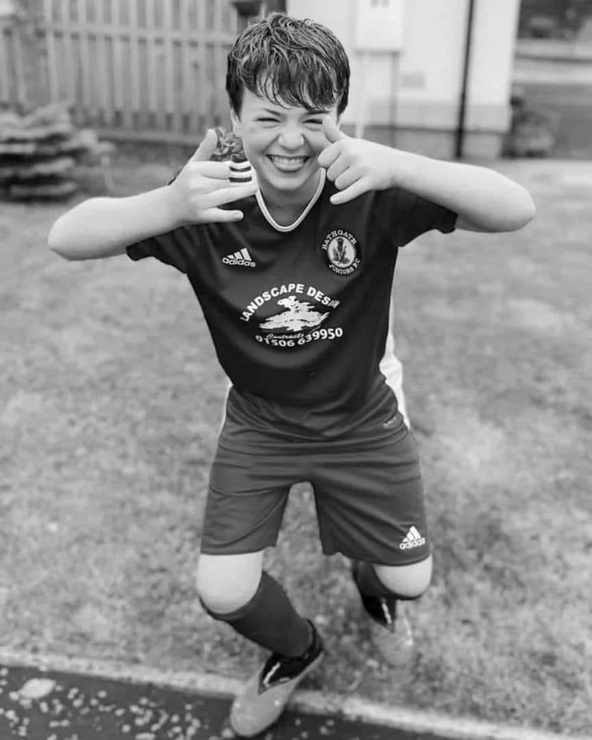 This is 13 year old Devin Gordon.
The story is tragic.
This little gem of a man was a big Hearts fan and his friends are hoping everyone would join in a round of applause in the 13th min of the Hearts v Celtic game on Wednesday night.
RIP Devin. 🙏🏻🙏🏻🙏🏻