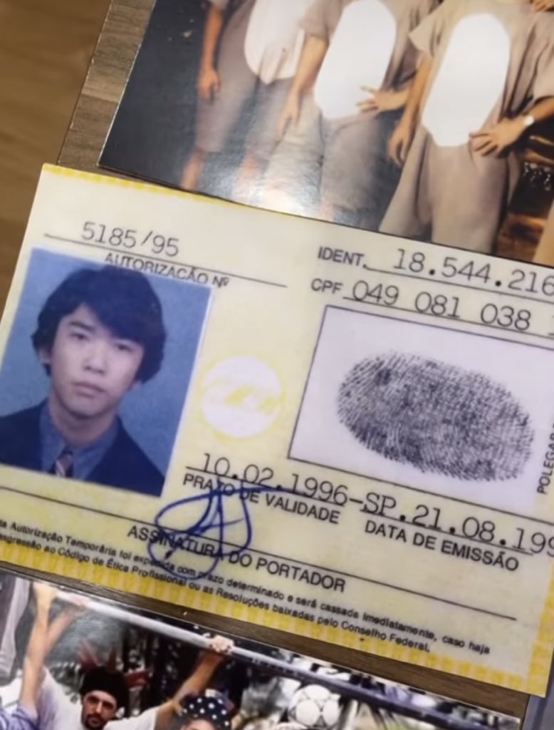 comforthinoto's tweet image. ele todo serio na fotinha 💌💌💭