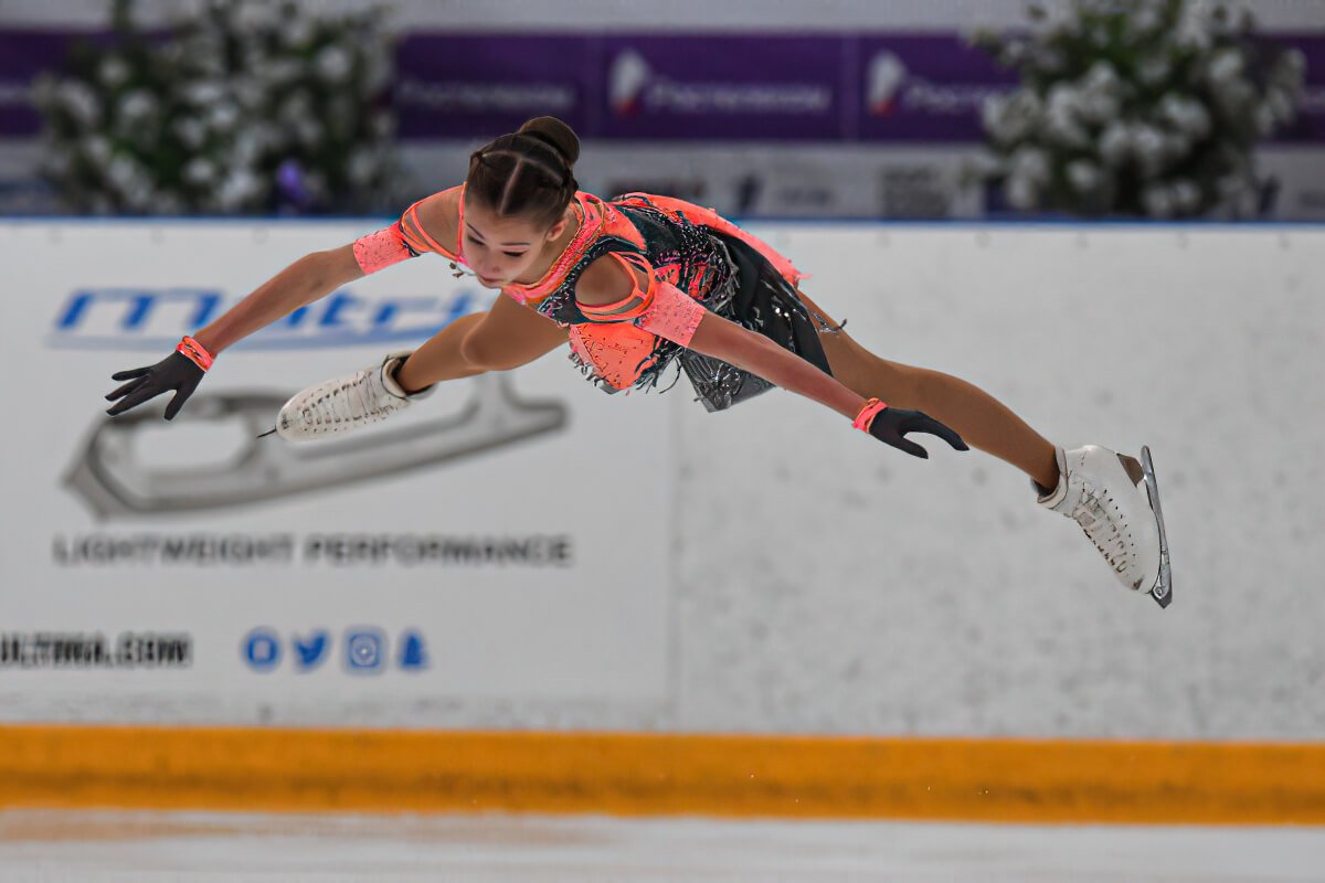 алина загитова кубок первого канала 2022. софия акатьева фигурное. анастасия зинина фигуристка. юниорский кубок первого канала фигурное катание. кубок 1 канала по фигурному катанию.