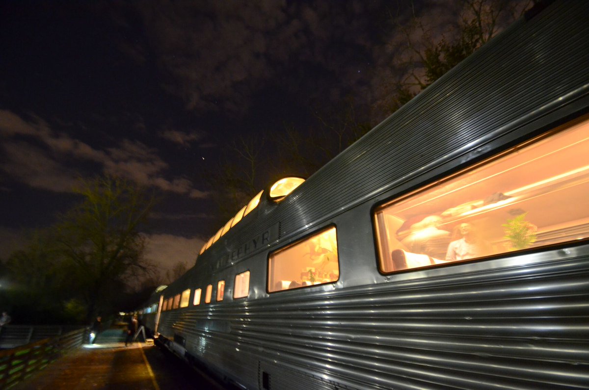 Tonight train. андеграунд певец. поезд. Tonight train. Tonight midnight.